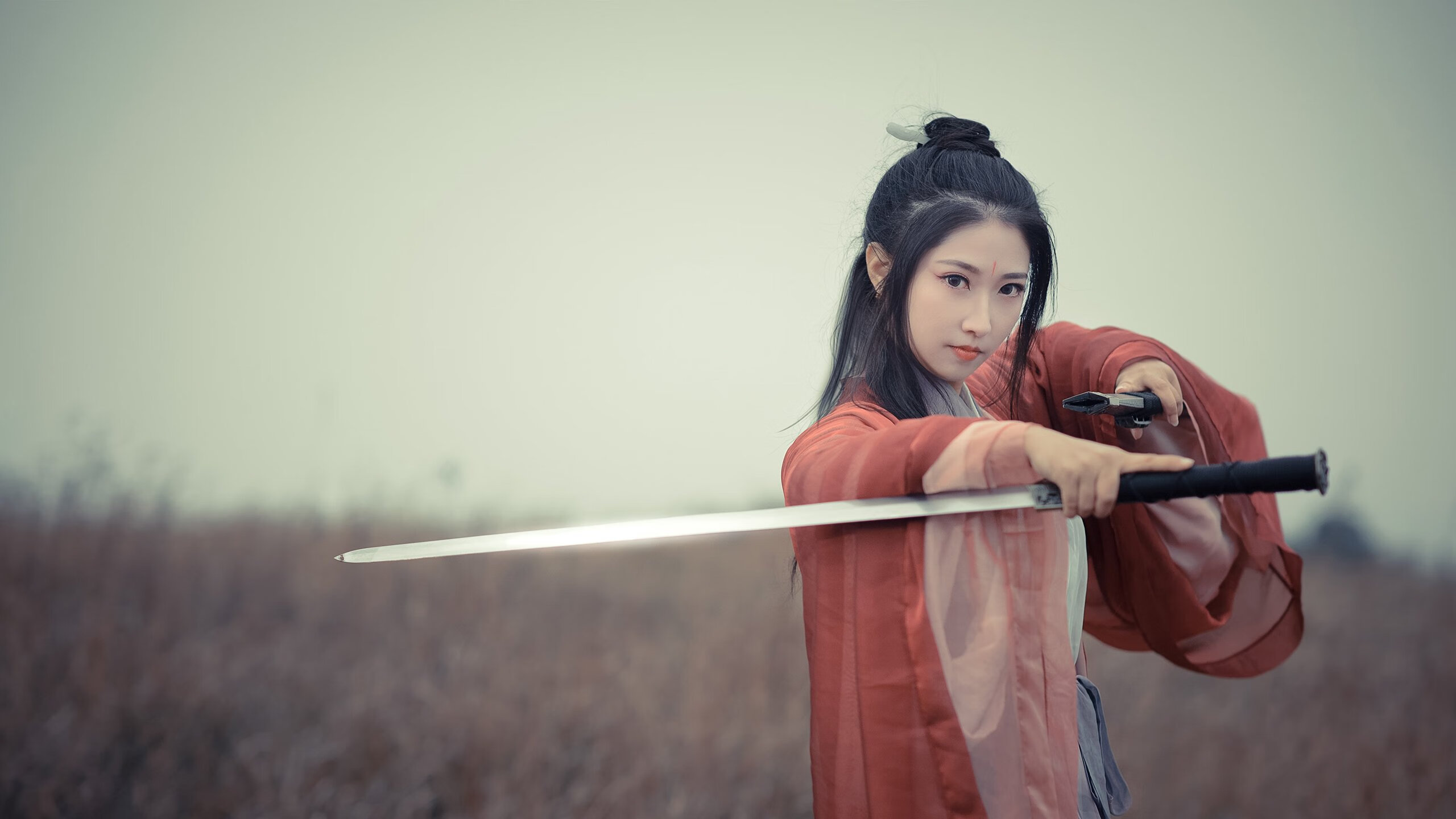 拳击比赛激烈开打 冠军宝座悬念丛生，拳击夺冠