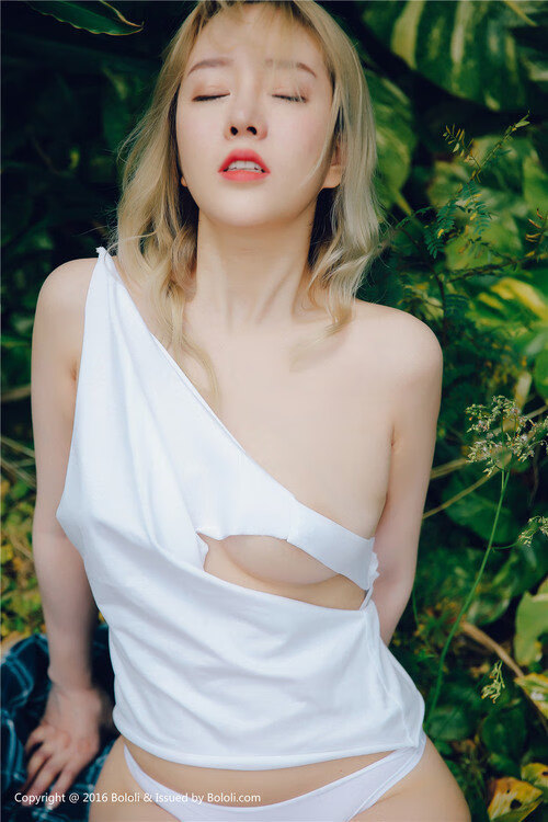 特色足球文化墙在城市中心铺设，传播体育精神，足球文化墙布置方案